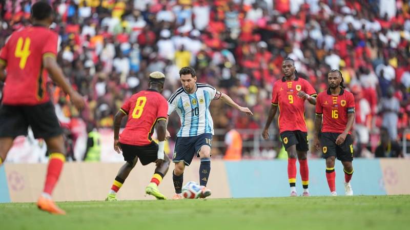 Messi scores as Argentina win in Angola