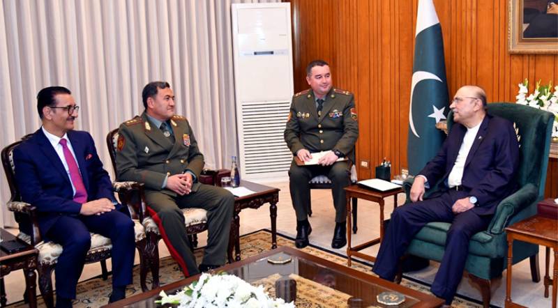 Tajikistan Defence Minister calls on President Zardari, discusses CASA-1000 project 