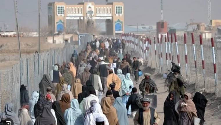 2,635 more Afghan nationals return via Torkham border
