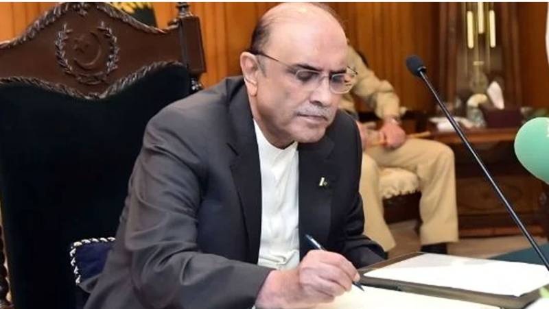 President Zardari gives assent to Armed Forces (amendments) bills 