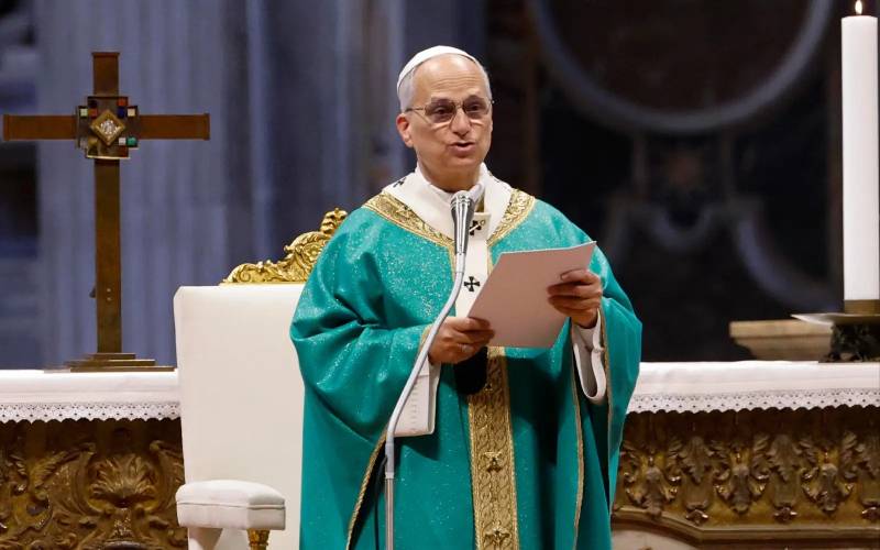 Pope urges leaders not to leave poor behind