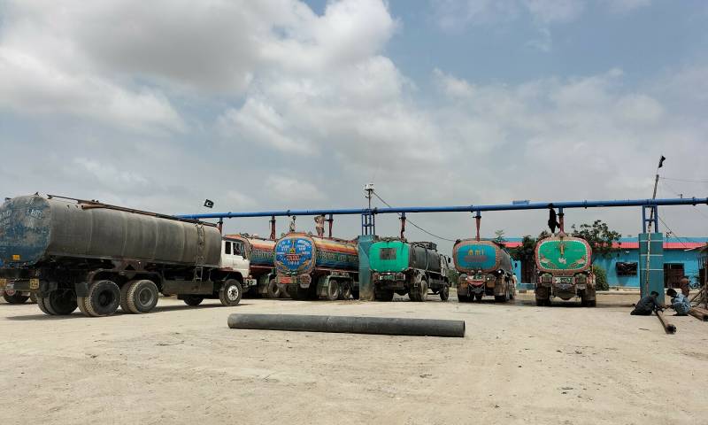 Tanker mafia steals 30pc of Karachi water: Altaf Shakoor