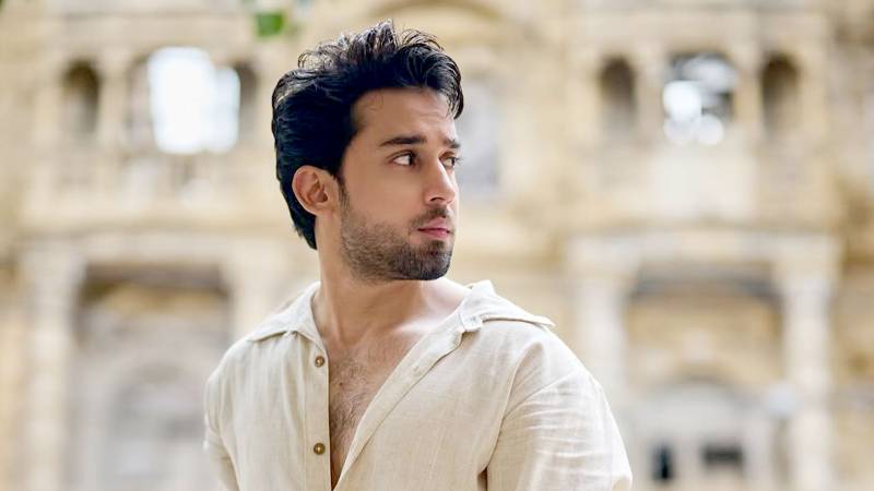 Bilal Abbas warns about Facebook Imposter as Meri Zindagi Hai Tu gains popularity
