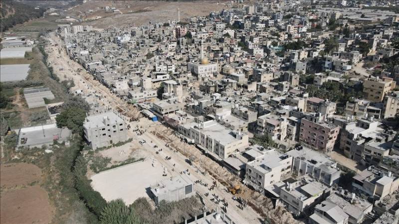 Israeli forces dismantle West Bank settler outpost