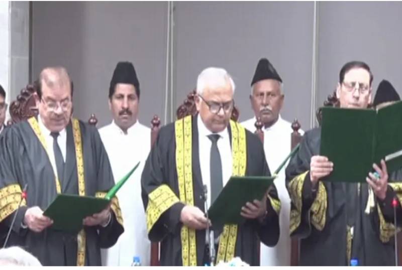 Two more judges take oath as Federal Constitutional Court begins cases’ hearing