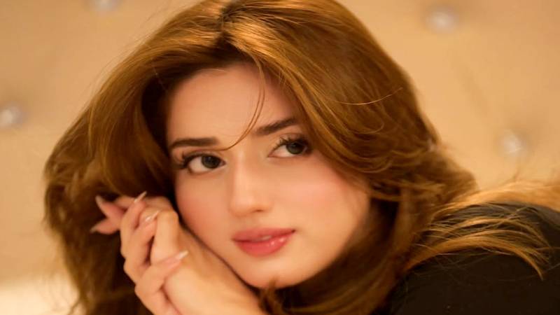 Jannat Mirza’s latest pose grabs attention from fans online