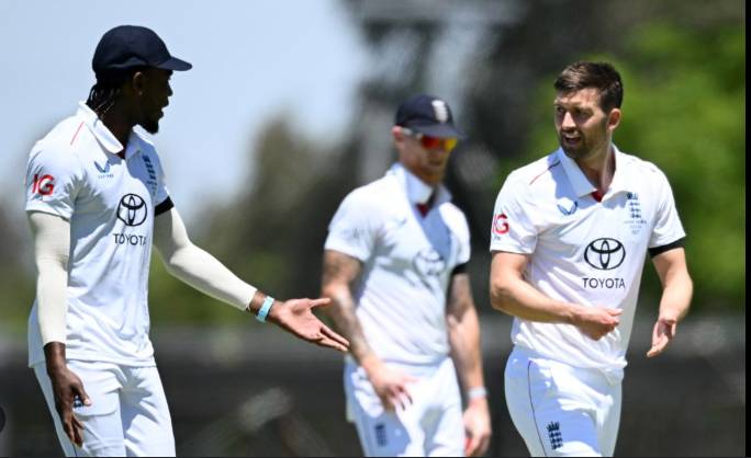 England bank on fast bowling barrage in Australia