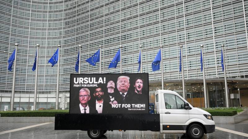 EU moves to delay 'high-risk' AI rules, cut cookie banners