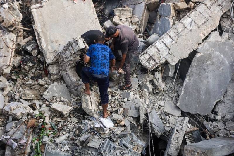 The gruelling search for Gaza's dead under the rubble