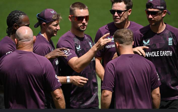 England keep options open as Stokes tells team 'don't be afraid'