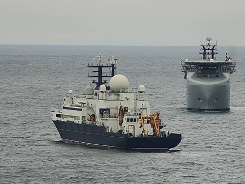 UK warns Putin as Russian military ship enters its waters