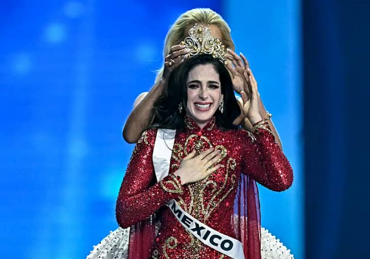 Fatima Bosch wins Miss Universe crown