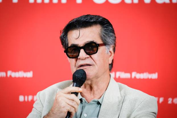Iranian director Jafar Panahi ramps up French Oscars campaign