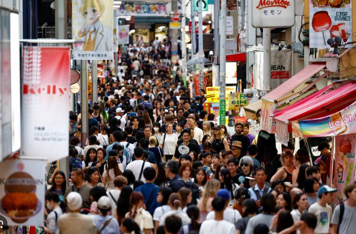 Japanese cabinet approves $135 billion stimulus