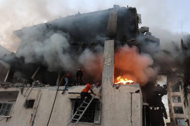 Gaza civil defence says 21 killed in Israeli strikes