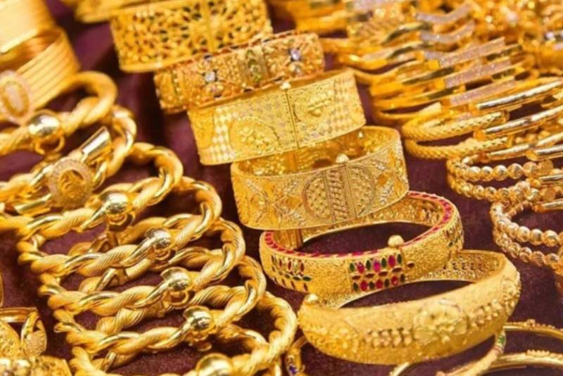Pakistan lifts ban on import and export of gold 