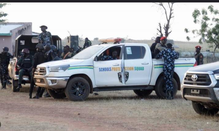 Over 220 pupils and teachers kidnapped from Nigerian school