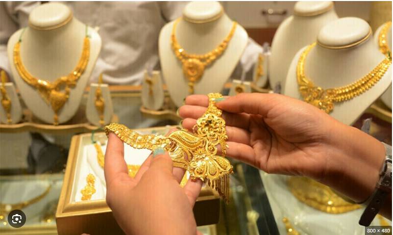 Gold price surges by Rs2,300 per tola in Pakistan