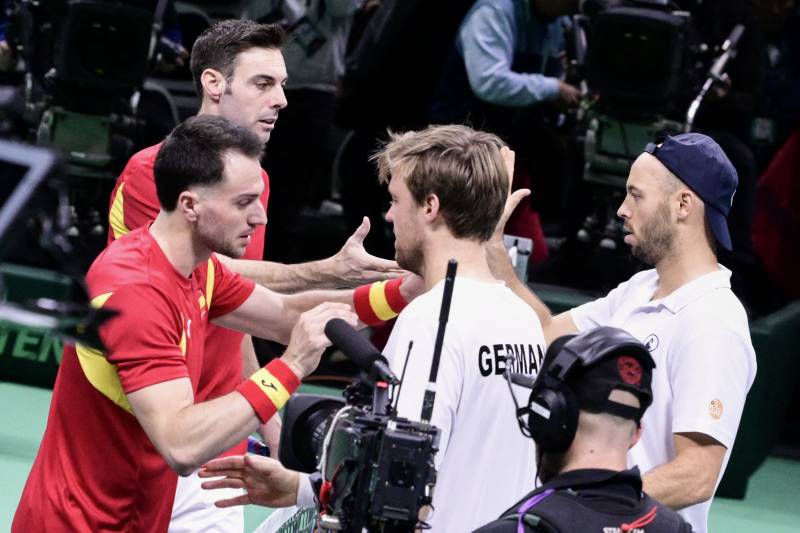 Spain to face Italy in Davis Cup final