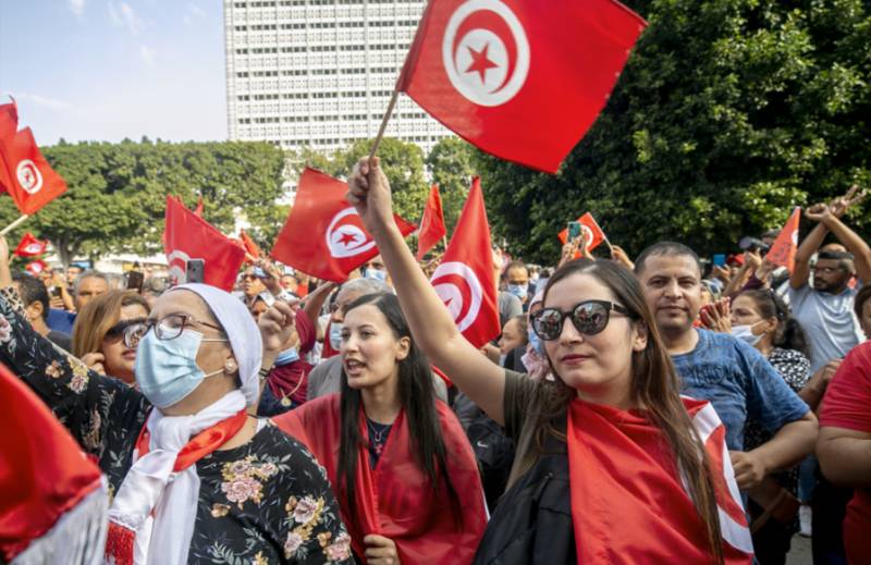 Tunisians protest against political, economic conditions