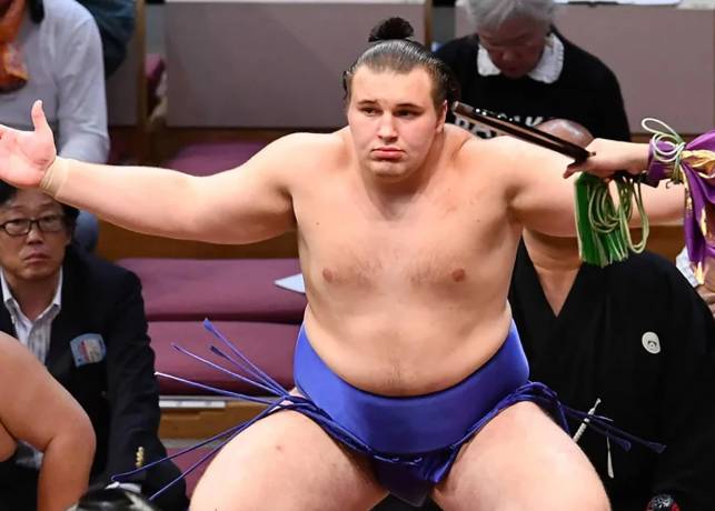 Ukrainian sumo wrestler shocked to win first title