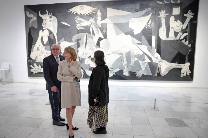 German president views Picasso's 'Guernica' before historic visit to town