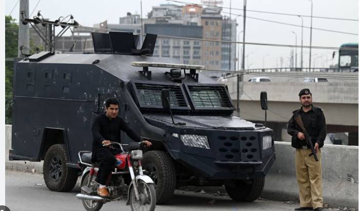 Terror attack foiled on mobile van in Bannu, one terrorist killed