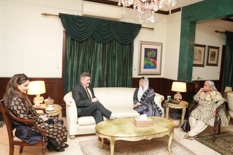 US Consul General Charles Goodman meets Aseefa Bhutto