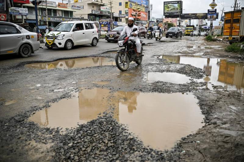 High-flying tech hits potholes in India's Silicon Valley