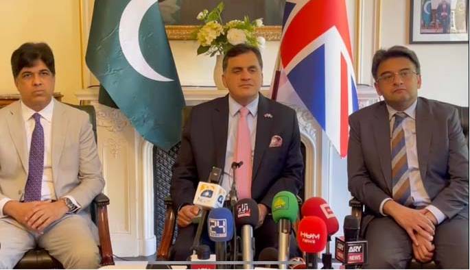 Pakistan gets victory over India at Oxford Union debate