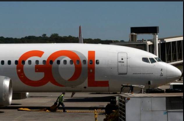 Venezuela bans airlines that halted flights after US warning