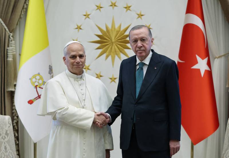 Pope Leo urges Turkey to embrace mediator role