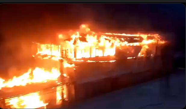 50-room hotel gutted as fire rips through Kaghan Bazaar 