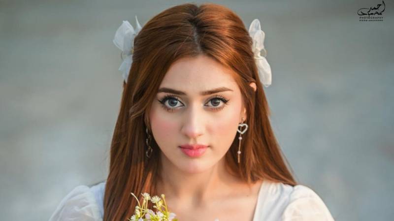 Why did Jannat Mirza miss Mahira & Fawad’s Neelofar premiere? 