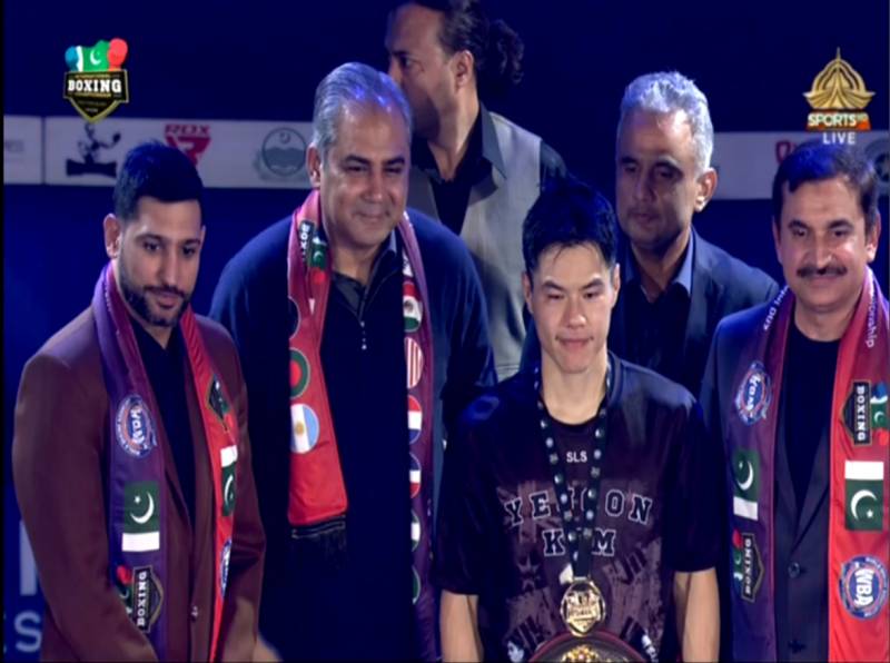 Naqvi presents medals to winners of World Boxing Championship