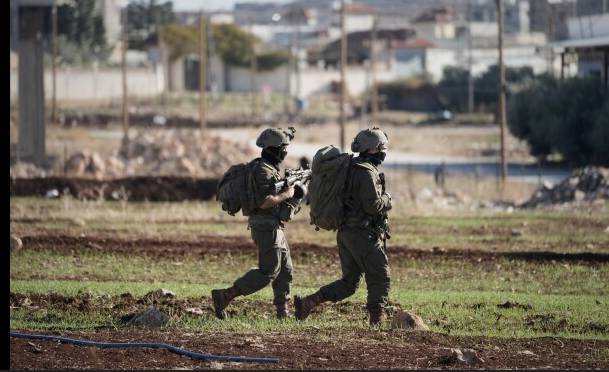 Israeli forces shoot dead two Palestinians surrendering in West Bank