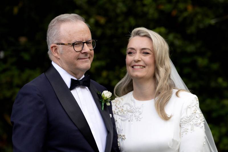 Australian PM ties the knot in private ceremony