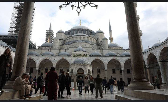 Pope Leo to visit Istanbul's Blue Mosque