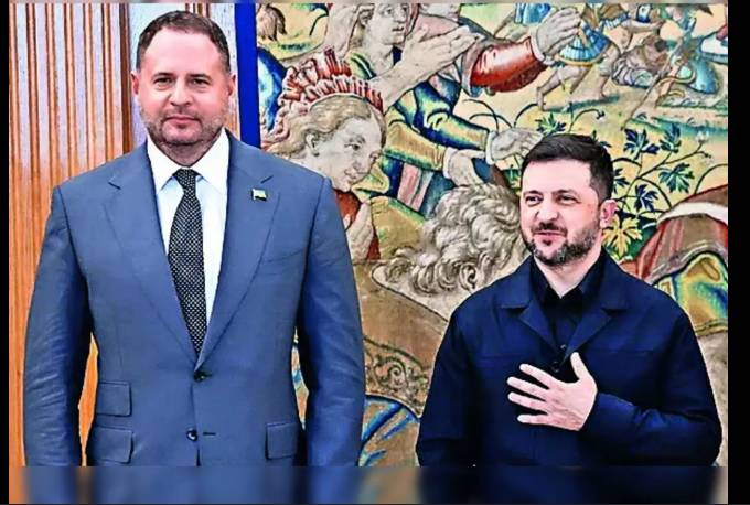 Zelensky removes top aide after anti-graft raids