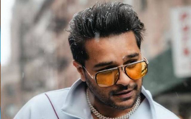 Asim Azhar drops glimpse into family function 