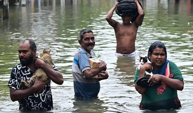 Floods hit Sri Lanka's capital as cyclone deaths near 200