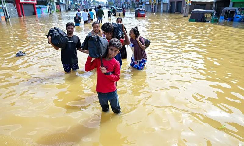 Floods hit Sri Lanka's capital as cyclone deaths top