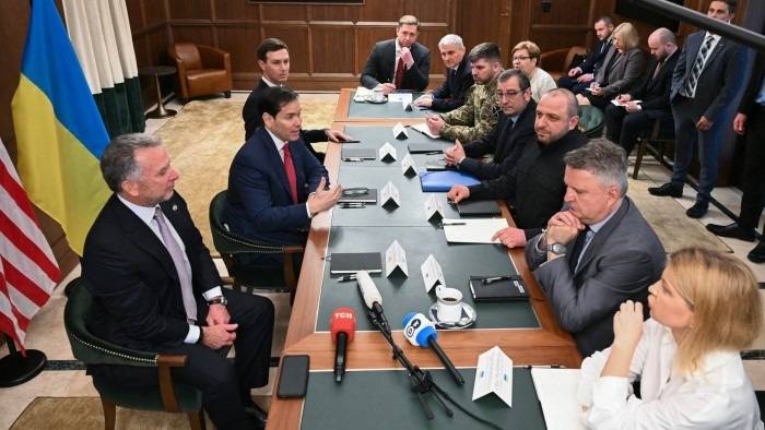 Trump officials kick off Ukraine talks in Florida