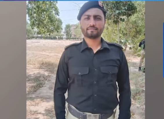 Suicide bomber strikes police mobile in Lakki Marwat; one martyred