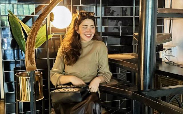 Naimal Khawar shares serene café moments