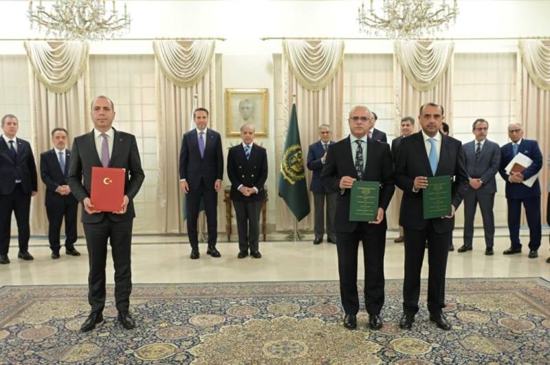 PM invites Turkish companies to increase investment in Pakistan’s energy sector
