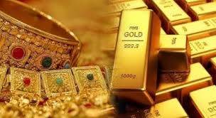 Gold price dips by Rs2,700 per tola in Pakistan