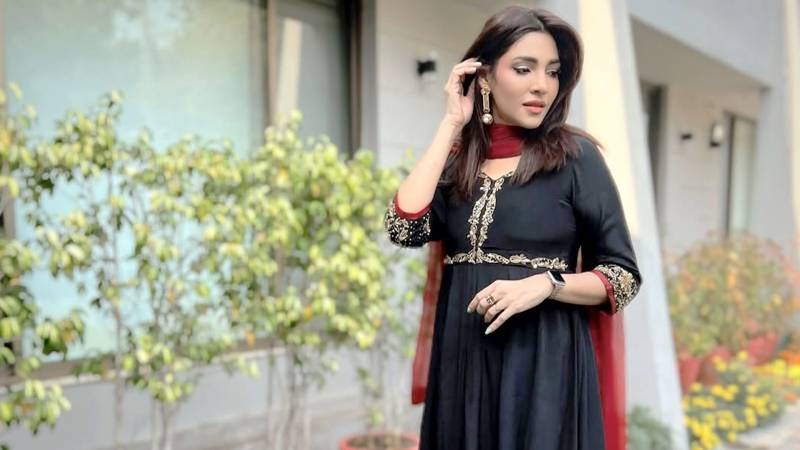 Zhalay Sarhadi slays desi vibe