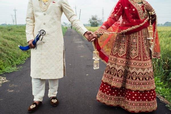 Groom defrauded of Rs200,000, returns without bride from Chiniot