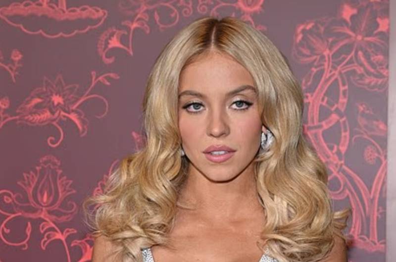 Sydney Sweeney delivered full blonde-bombshell glamour at The Housemaid NYC premiere